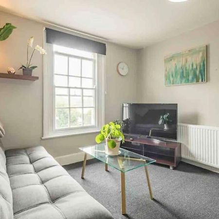 Cambridge 3 Bedroom Flat With Private Parking エクステリア 写真