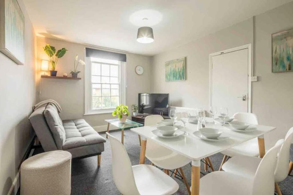 Cambridge 3 Bedroom Flat With Private Parking エクステリア 写真