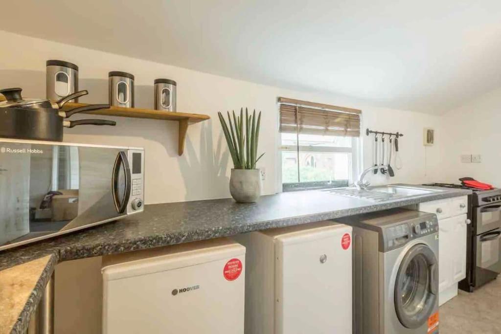 Cambridge 3 Bedroom Flat With Private Parking エクステリア 写真