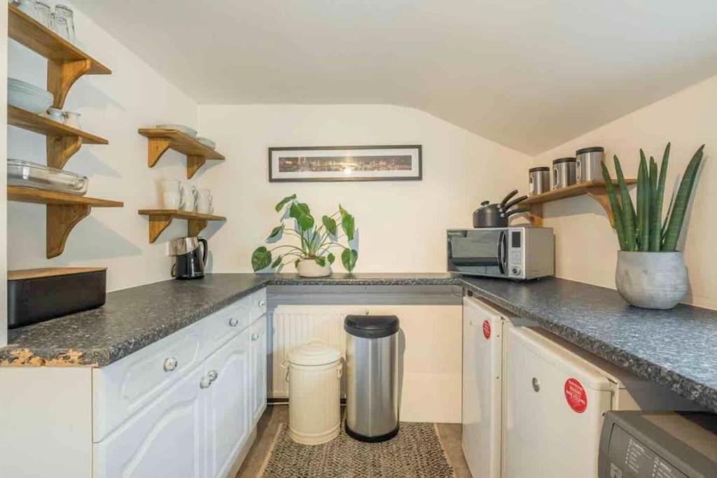 Cambridge 3 Bedroom Flat With Private Parking エクステリア 写真